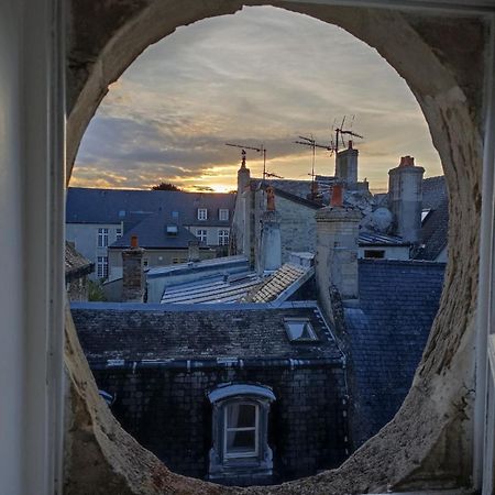 Charmant Appartement Renove Bayeux Exterior photo