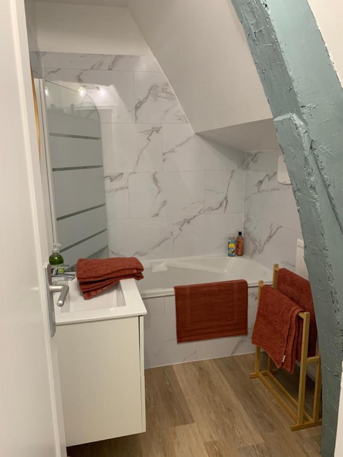 Charmant Appartement Renove Bayeux Exterior photo